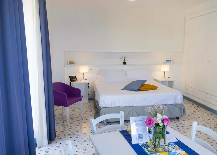 Apartahotel Cala Moresca 4*