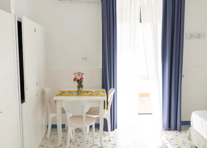 Apartahotel Cala Moresca 4*