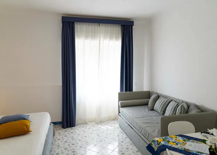 Apartahotel Cala Moresca 4*