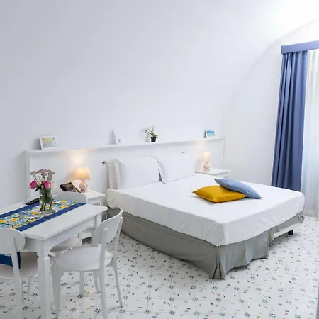 Cala Moresca 4*