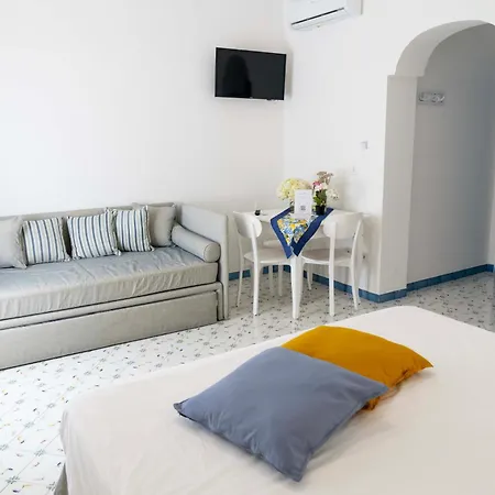 Cala Moresca 아파트호텔 4*